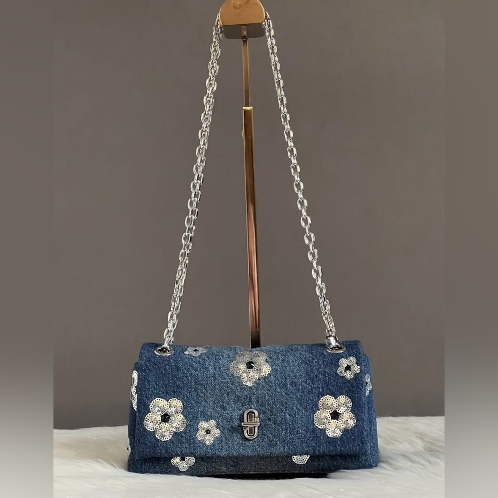 💰SOLD - 2S5SMN002S02- Marc Jacobs The Sequin Daisy Denim Dual Chain Mini Bag - Picture 2 of 16